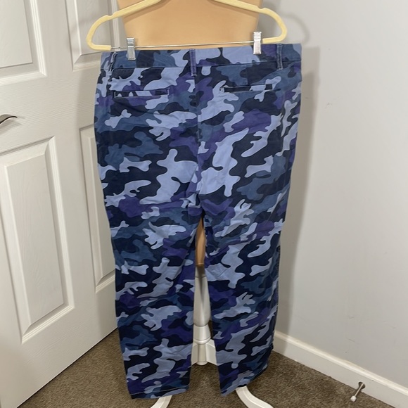 EUC Caslon Camo Crop Chinos in Blue Size 16 - Picture 3 of 6